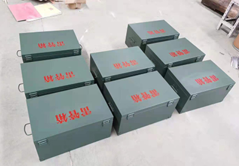 铁东炸药箱和雷管箱一般是怎么存放的？